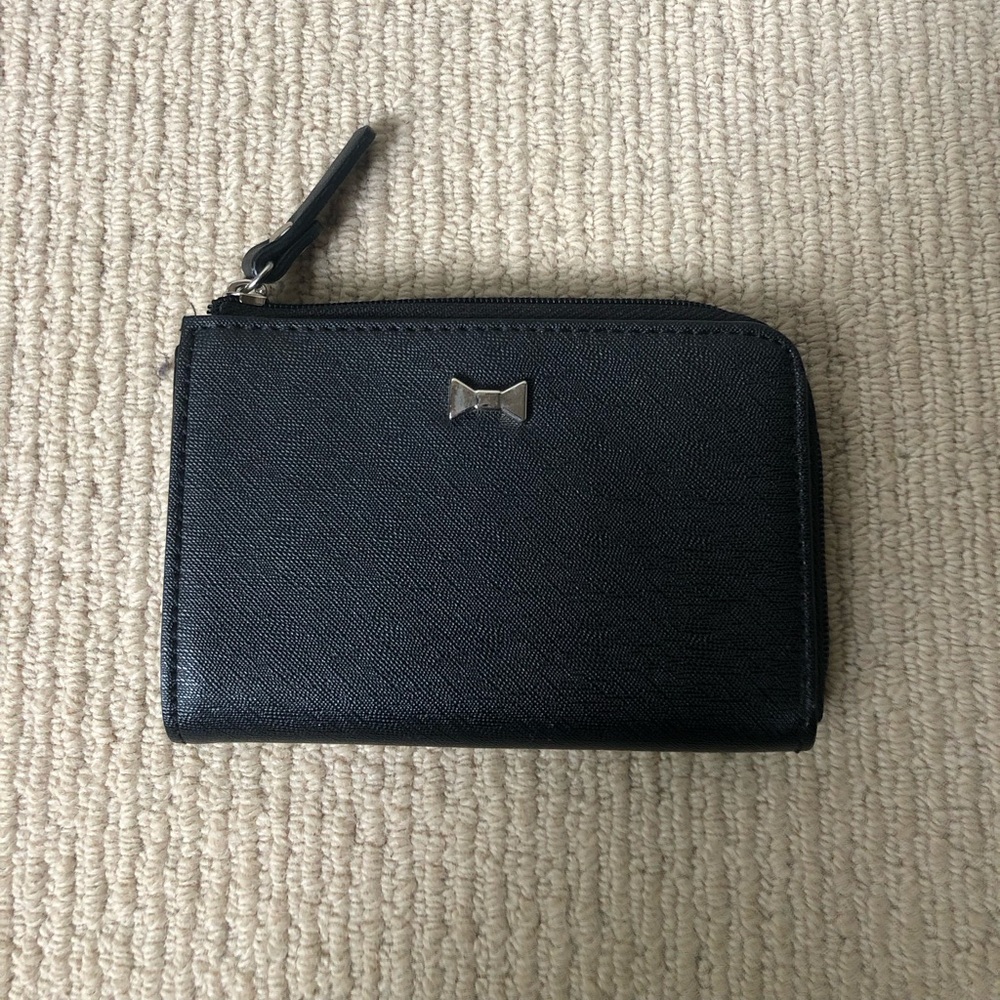 💕2/$20 *NWOT* Black Wallet with Decorative Bow - Mia & Luca